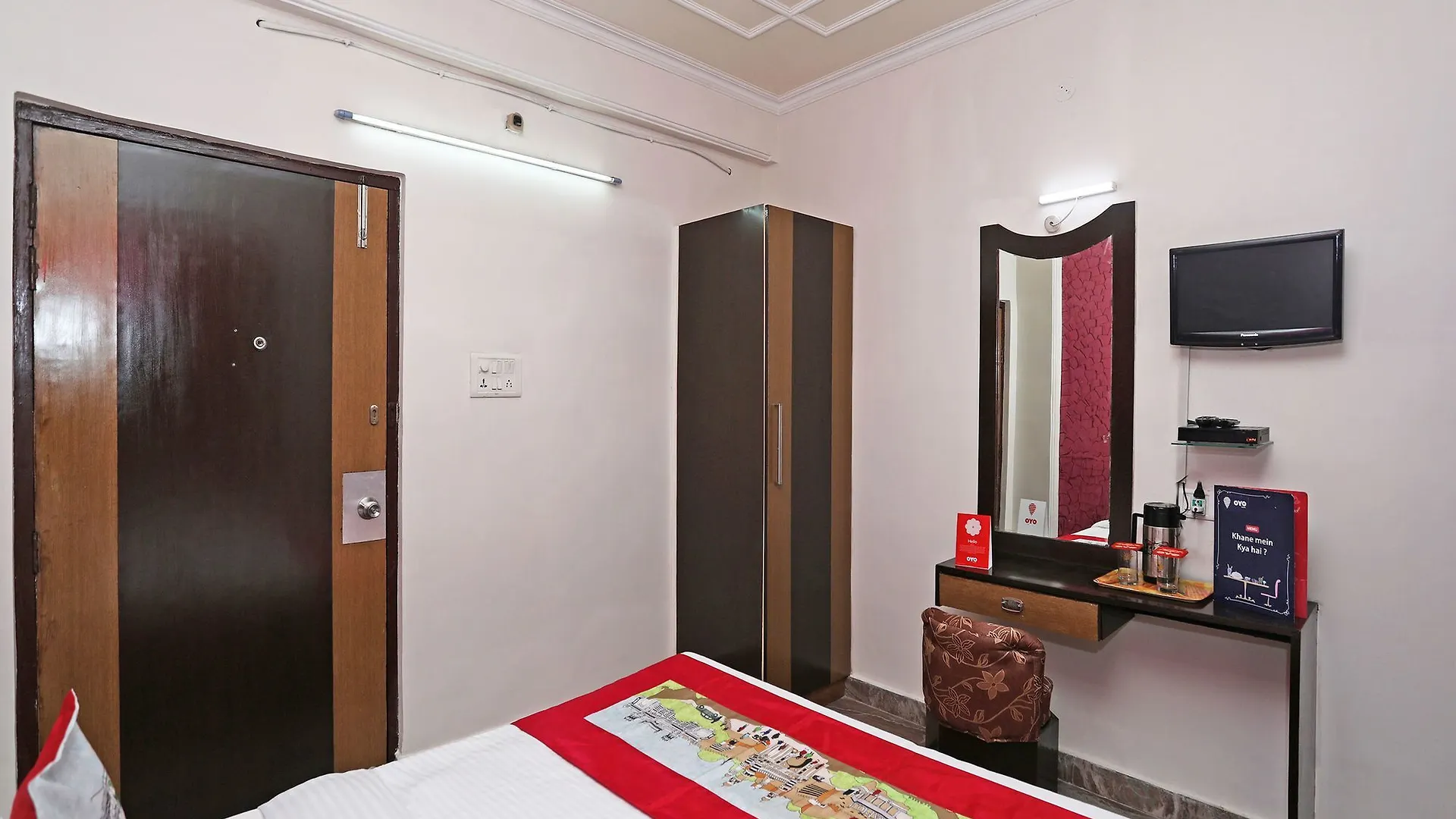 Oyo 10961 Near Railway Station Hotel Agra