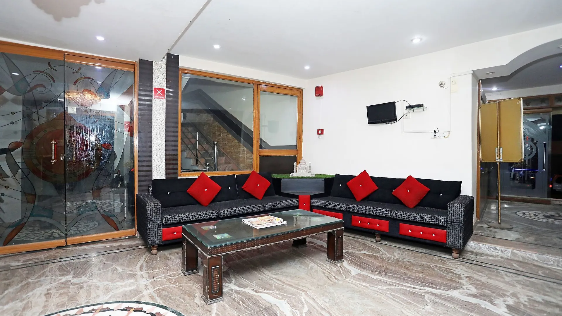 Oyo 10961 Near Railway Station Hotel Agra  2*, Agra (Uttar Pradesh) India